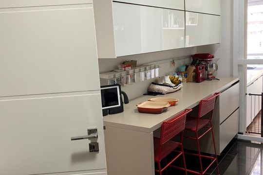 Cozinha de apartamento para alugar com 3 quartos, 136m² em Chácara Inglesa, São Paulo