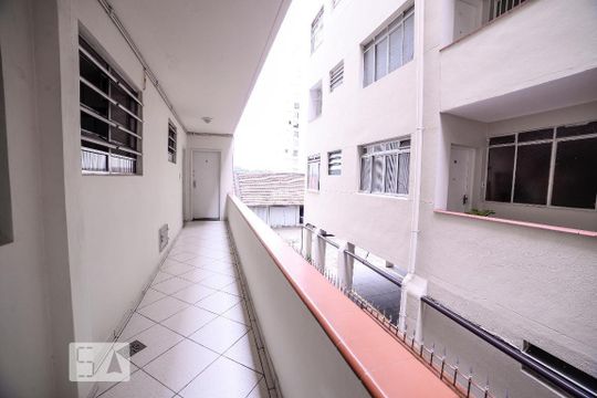 Corredor do andar de apartamento para alugar com 2 quartos, 60m² em Vila Clementino, São Paulo