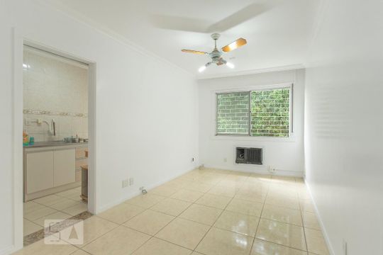Apartamento à venda com 1 quarto, 48m² em Protásio Alves, Porto Alegre