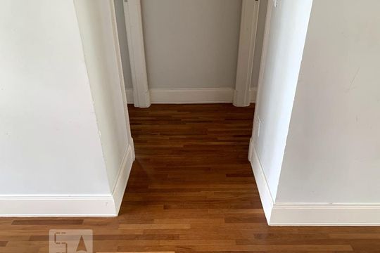 Corredor de apartamento à venda com 2 quartos, 126m² em Cambuí, Campinas