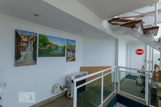 Hall do 2 piso  de apartamento à venda com 6 quartos, 278m² em Icaraí, Niterói
