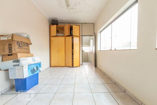 Edícula de casa para alugar com 3 quartos, 452m² em Vila América, São Paulo