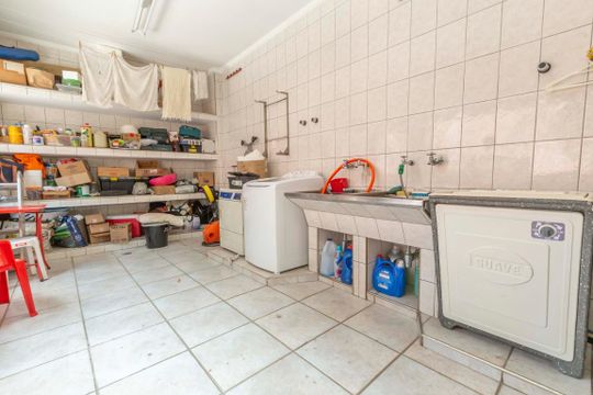 Lavanderia de casa para alugar com 3 quartos, 452m² em Vila América, São Paulo
