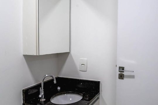 Banheiro de kitnet/studio para alugar com 1 quarto, 34m² em Penha de França, São Paulo