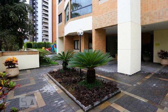 Entrada de apartamento à venda com 2 quartos, 61m² em Vila Andrade, São Paulo
