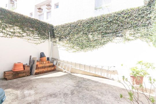 Quintal de casa para alugar com 4 quartos, 260m² em Vila Osasco, Osasco