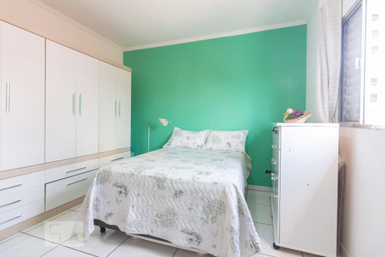 Quarto 4 de casa para alugar com 4 quartos, 260m² em Vila Osasco, Osasco