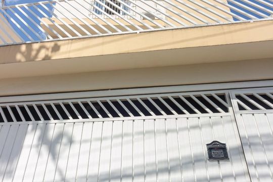Fachada de casa para alugar com 4 quartos, 260m² em Vila Osasco, Osasco