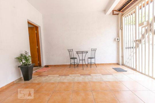 Garagem de casa à venda com 2 quartos, 90m² em Vila Iorio, São Paulo
