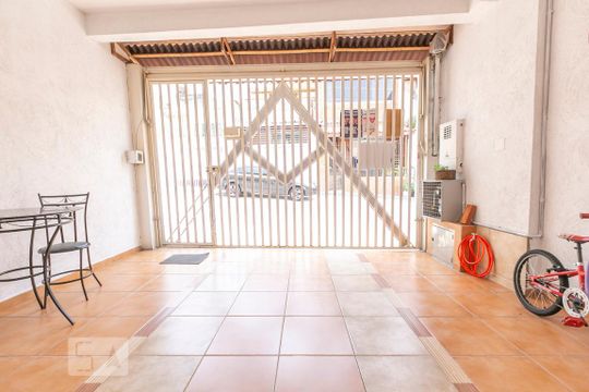 Garagem de casa à venda com 2 quartos, 90m² em Vila Iorio, São Paulo