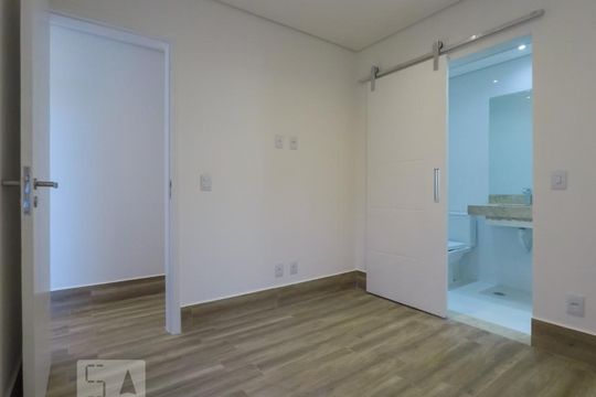 Suite 1 de casa à venda com 4 quartos, 200m² em Bosque da Saúde, São Paulo