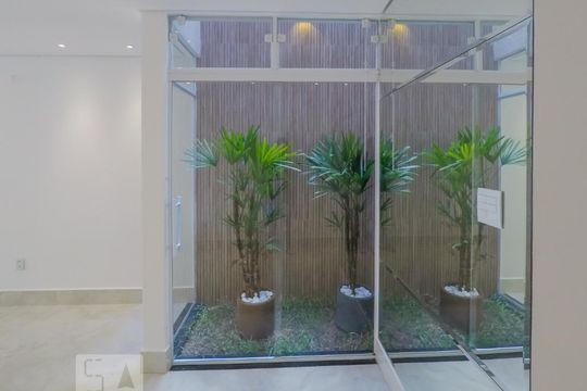 Sala de casa à venda com 4 quartos, 200m² em Bosque da Saúde, São Paulo