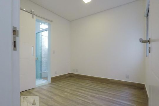 Suite 1 de casa à venda com 4 quartos, 200m² em Bosque da Saúde, São Paulo