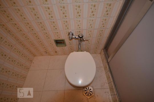 Banheiro  de apartamento para alugar com 2 quartos, 85m² em Catete, Rio de Janeiro