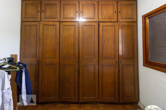 Quarto 2 de casa para alugar com 2 quartos, 150m² em Vila Sargento José de Paula, Barueri
