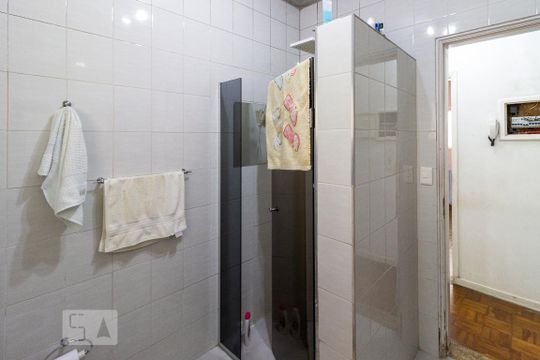 Banheiro de casa para alugar com 2 quartos, 150m² em Vila Sargento José de Paula, Barueri