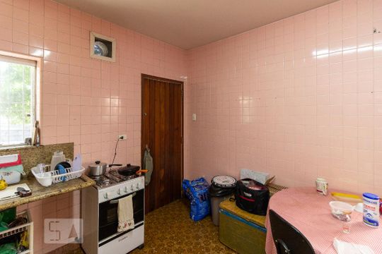 Cozinha de casa para alugar com 2 quartos, 150m² em Vila Sargento José de Paula, Barueri