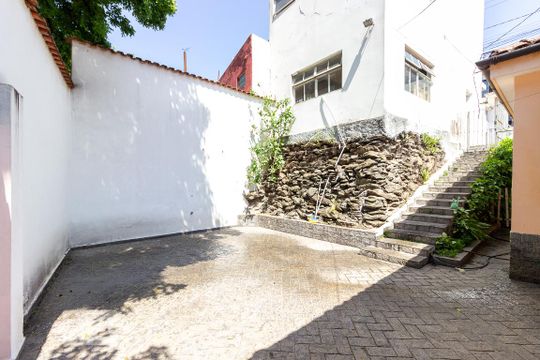 Quintal de casa para alugar com 2 quartos, 150m² em Vila Sargento José de Paula, Barueri