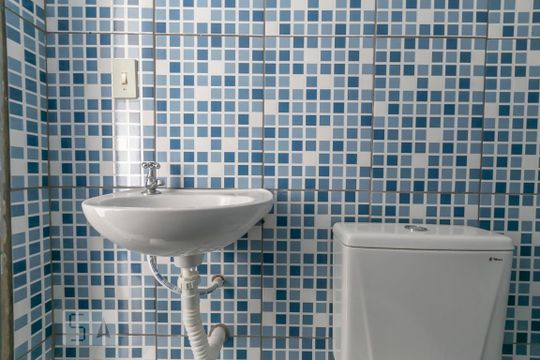 Banheiro de apartamento para alugar com 1 quarto, 30m² em Jardim Peri, São Paulo