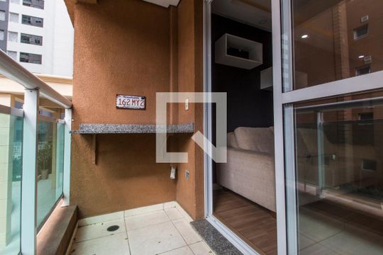Varanda  de apartamento à venda com 3 quartos, 69m² em Bethaville I, Barueri
