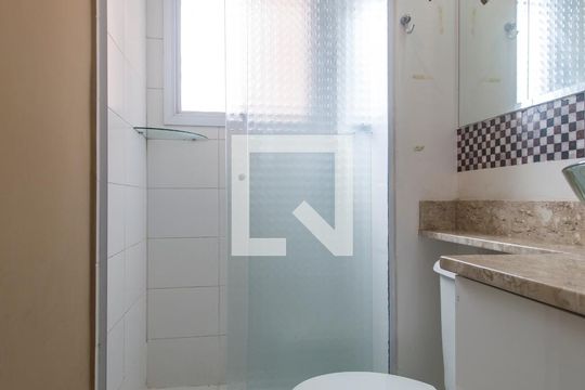 Banheiro da Suíte de apartamento à venda com 3 quartos, 69m² em Bethaville I, Barueri