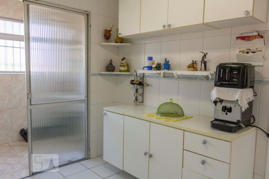 Cozinha de apartamento para alugar com 2 quartos, 68m² em Jardim Oriental, São Paulo