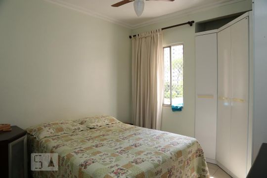 Quarto 1 de apartamento para alugar com 2 quartos, 60m² em Chácara Agrindus, Taboão da Serra