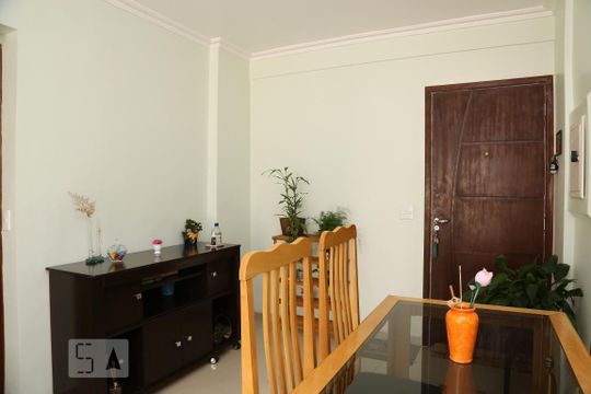 Sala de apartamento para alugar com 2 quartos, 60m² em Chácara Agrindus, Taboão da Serra