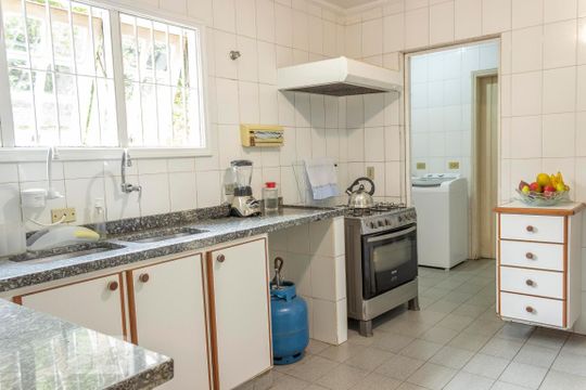 Cozinha de casa à venda com 3 quartos, 296m² em Jardim Panorama, São Paulo