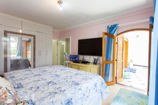 Suíte 1 de casa para alugar com 4 quartos, 350m² em Jardim Independência, São Paulo