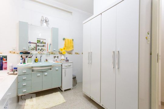Banheiro da Suíte 1 de casa para alugar com 4 quartos, 350m² em Jardim Independência, São Paulo
