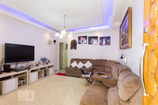 Casa para alugar com 4 quartos, 350m² em Jardim Independência, São Paulo