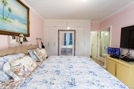 Suíte 1 de casa para alugar com 4 quartos, 350m² em Jardim Independência, São Paulo