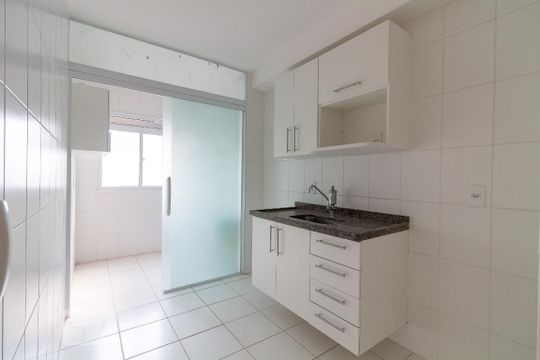 Cozinha de apartamento para alugar com 2 quartos, 54m² em Jardim Flor da Montanha, Guarulhos
