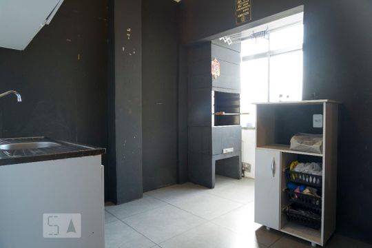 Cozinha de apartamento à venda com 2 quartos, 70m² em Partenon, Porto Alegre