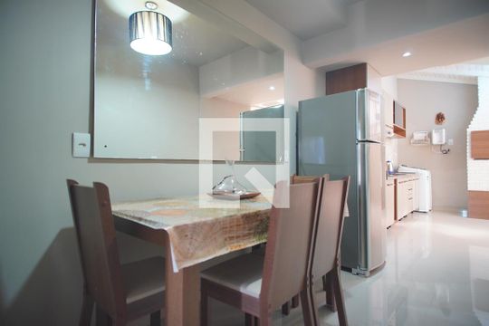 Sala de Jantar de casa de condomínio à venda com 3 quartos, 79m² em Humaitá, Porto Alegre