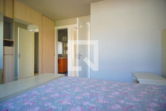 Quarto 2 - Demi-Suíte de casa de condomínio à venda com 3 quartos, 79m² em Humaitá, Porto Alegre