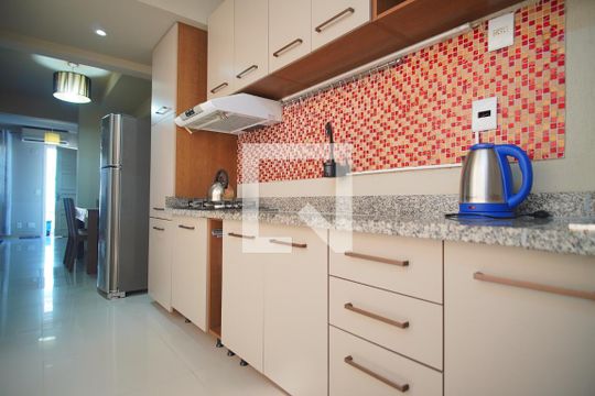 Cozinha de casa de condomínio à venda com 3 quartos, 79m² em Humaitá, Porto Alegre