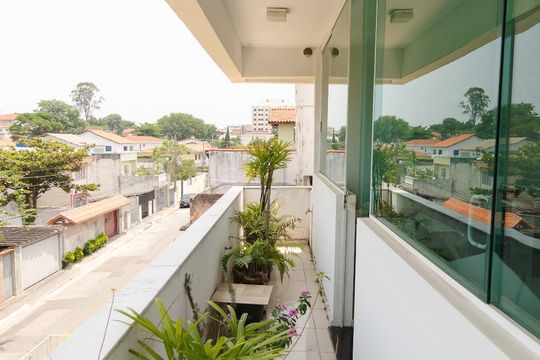 Sacada de casa à venda com 6 quartos, 200m² em Jardim Prudência, São Paulo