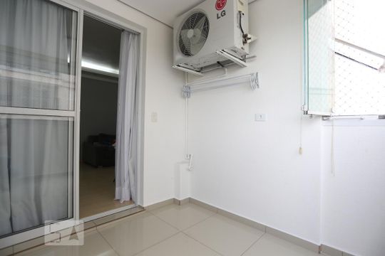 Sacada de apartamento para alugar com 2 quartos, 60m² em Vila Osasco, Osasco