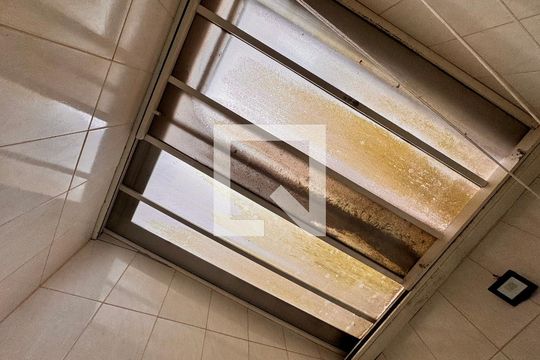 Lavanderia de apartamento para alugar com 2 quartos, 55m² em Jardim Silvana, Santo André