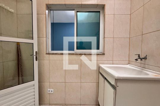 Lavanderia de apartamento para alugar com 2 quartos, 55m² em Jardim Silvana, Santo André