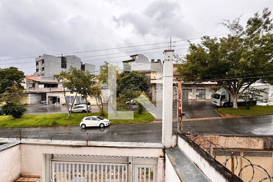 Vista  de apartamento para alugar com 2 quartos, 55m² em Jardim Silvana, Santo André