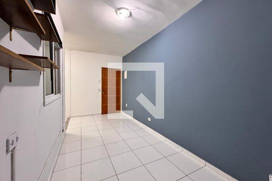Sala de apartamento para alugar com 2 quartos, 55m² em Jardim Silvana, Santo André