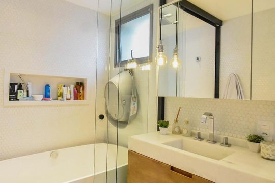 Banheiro Suíte  de apartamento à venda com 1 quarto, 56m² em Cidade Monções, São Paulo