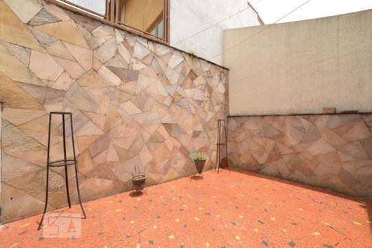 Quintal de casa à venda com 3 quartos, 320m² em Cambuci, São Paulo