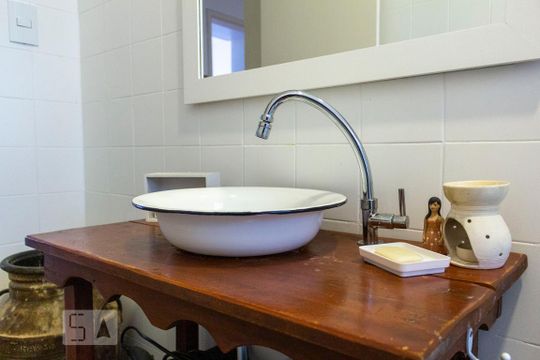 Banheiro de apartamento para alugar com 1 quarto, 45m² em Aclimação, São Paulo