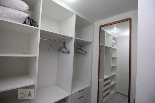Closet de apartamento para alugar com 2 quartos, 94m² em Flamengo, Rio de Janeiro
