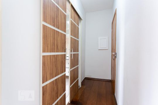 Corredor de apartamento à venda com 2 quartos, 68m² em Vila Lageado, São Paulo