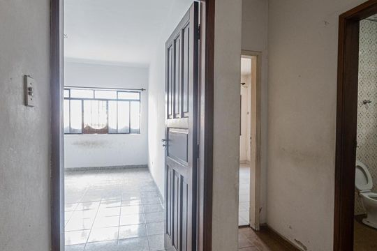 Corredor de casa à venda com 3 quartos, 184m² em Vila Santo Estevão, São Paulo